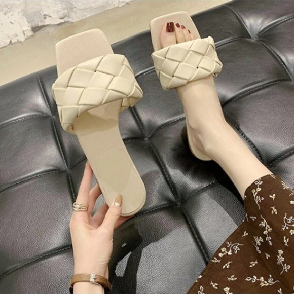 Shoes - Cream Large Wave Square Toe Sandals